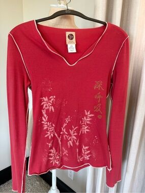 City Lights Women's Coral Floral V-Neck Long Sleeve Tee